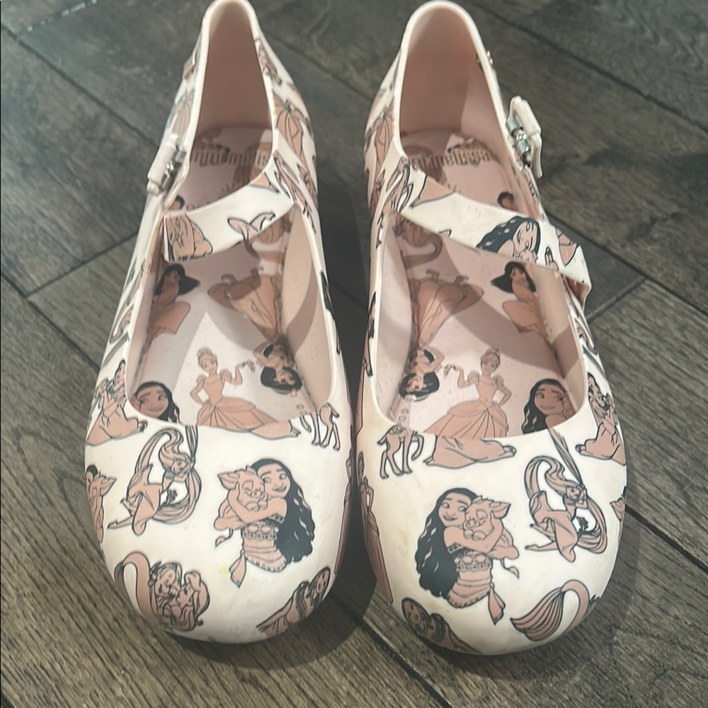 Mini Melissa shoes  Princess collection size 4 us like new